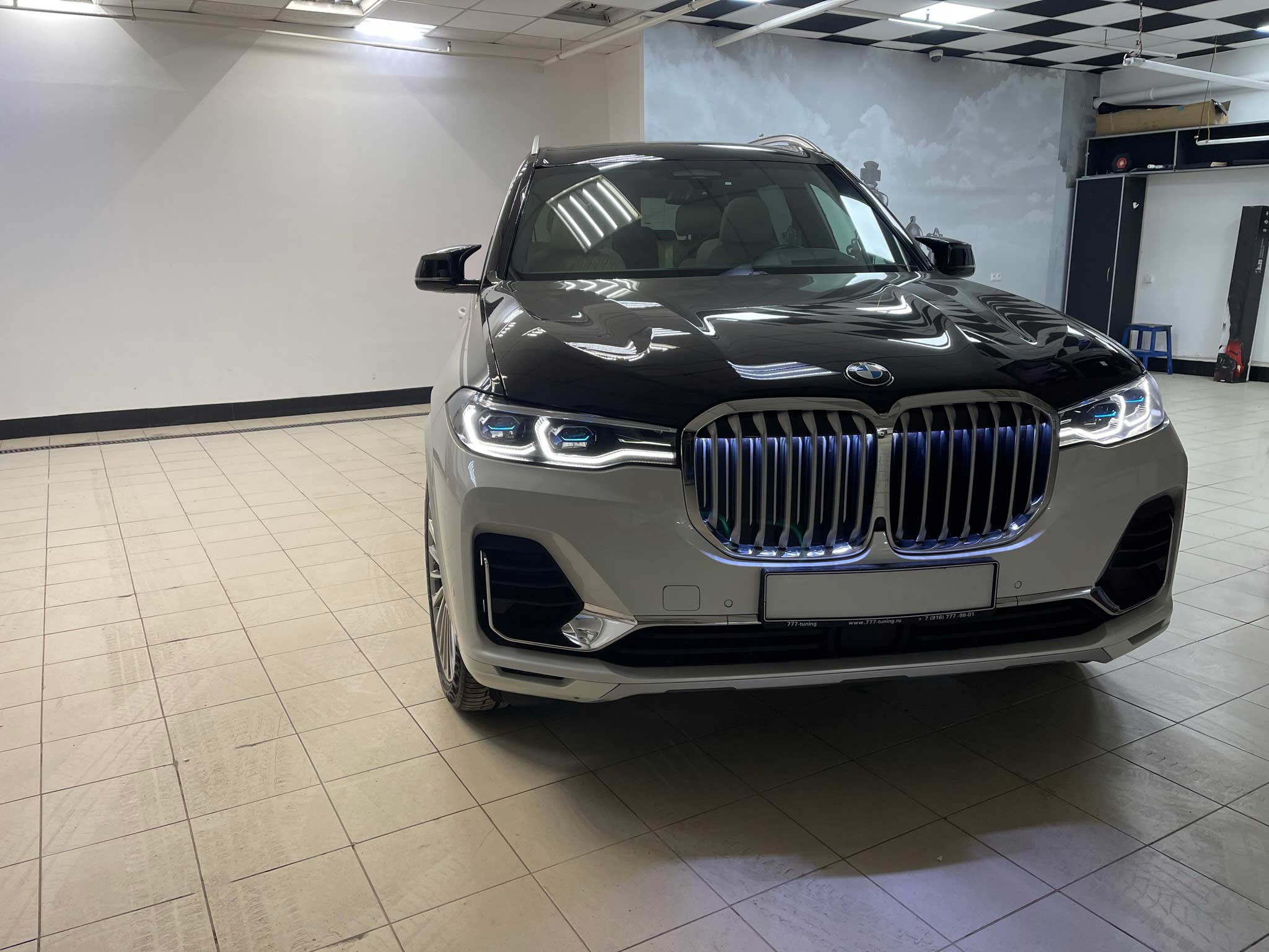 BMW X7 в два цвета